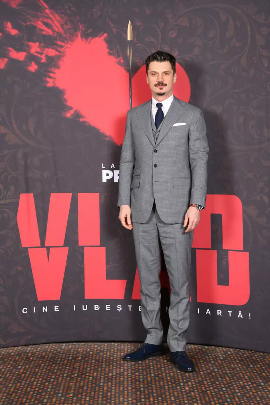 Emilian Oprea, «băiatul rău» din «Vlad», a fentat armata și a învățat involuntar să tragă cu arma. A renunțat la silvicultură pentru teatru!