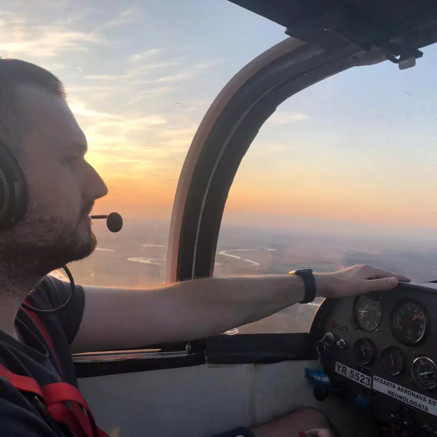 VIDEO | Avion de mici dimensiuni prăbuşit în Arad. Cine sunt  cele două persoane care au murit