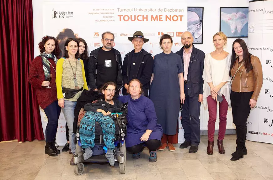 În fața coronavirusului, nu doar bătrânii sunt vulnerabili. Mărturia unui actor care e dependent de ventilator