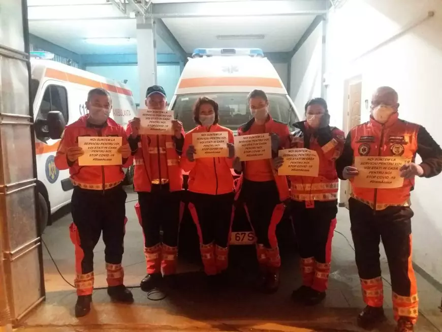 Asistentă ATI la Spitalul Judeţean de Urgenţă Vaslui: "Nu ne condamnaţi! Am primit câte o mască pe semnătură, avem 3 combinezoane la 30 de oameni"