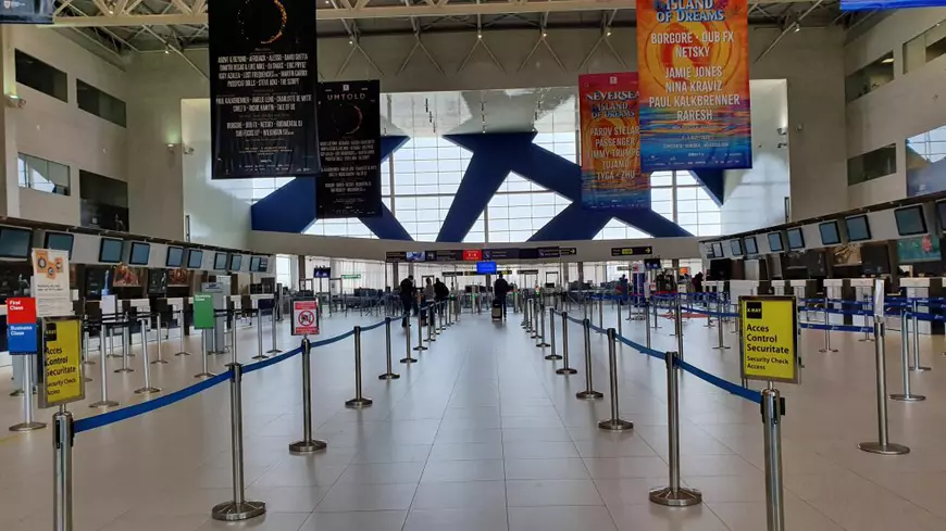 Aeroportul Otopeni - La controalele de securitate de la Plecări nu mai sunt cozi