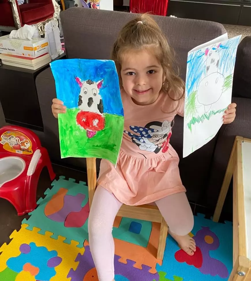 Pe modelul desenelor din Italia, copiii actorilor din serialul Vlad fac picturi motivaționale. „Desenele sunt realizate pentru a încuraja oamenii că «totul va fi bine»”