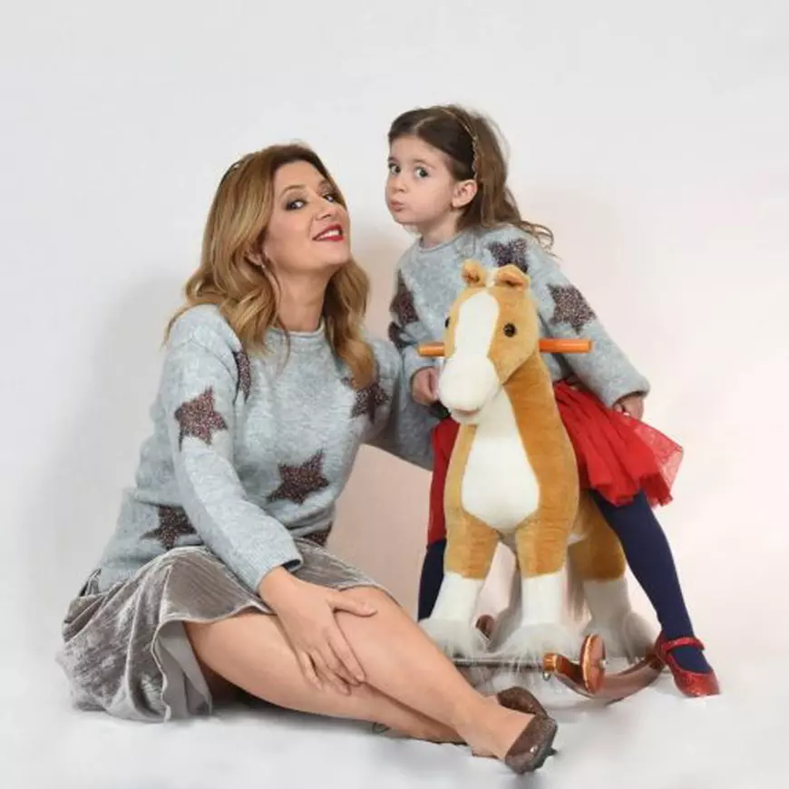 Cum i-a explicat Amalia Enache fiicei sale de 3 ani că nu mai poate merge în parc. „Alma știe că afară sunt oameni bolnavi și de asta stăm numai în casă”