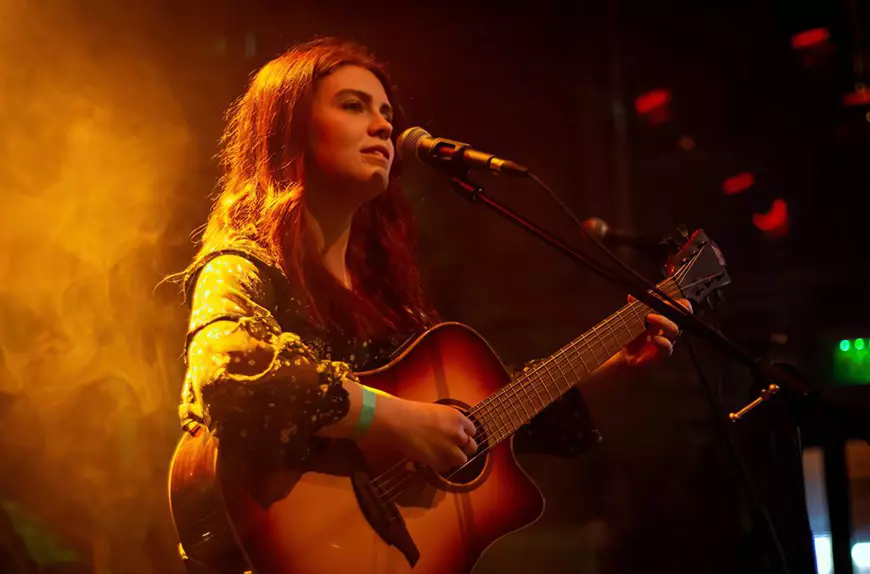 WHO’S HOT, WHO’S NOT | Muzica fresh a Anei Coman vs inconștiența violentă a lui Sorin Păun