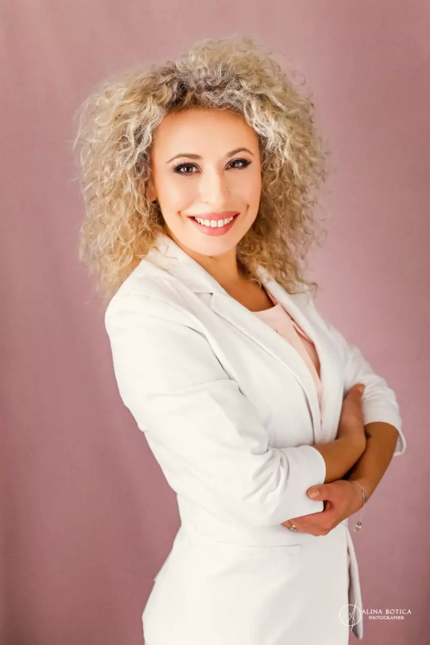 Bianca Tudor, despre antreprenoriatul de criză: ”Probabil că strategii acestei lumi se gândesc dacă să continue lupta cu virusul sau să-l accepte și să salveze economia mondială”