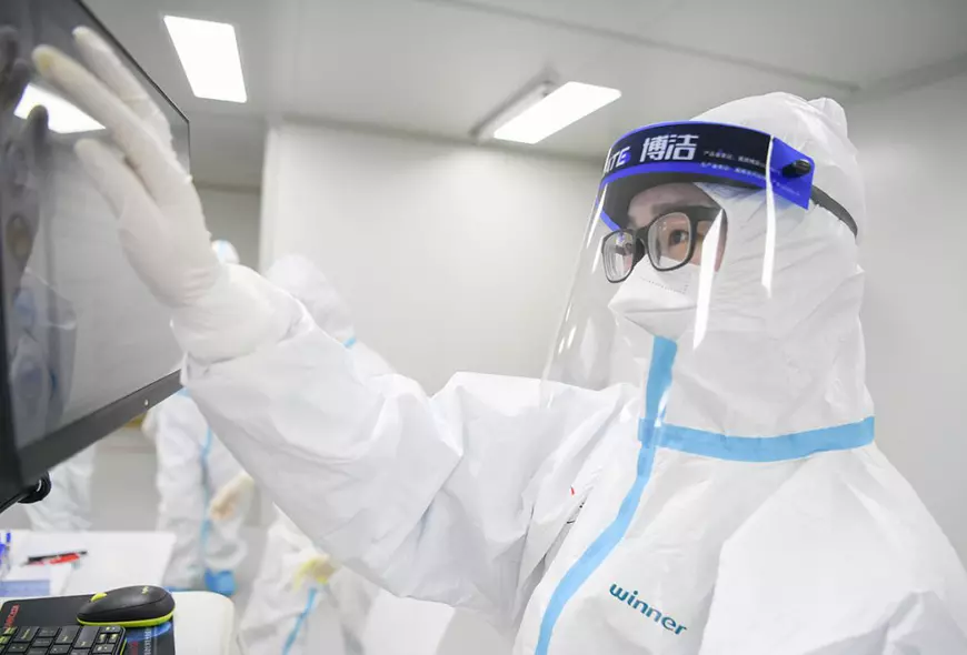 Cum s-au organizat chinezii ca să scape de coronavirus. Ghid realizat după modelul spitalului unde n-a existat nici un deces și nici un medic infectat. Ce se poate aplica la noi