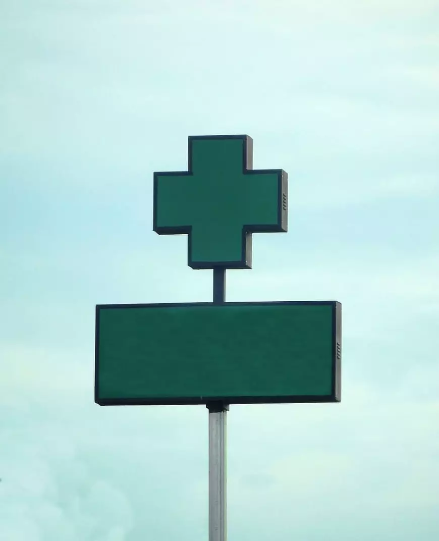 (Publicitate) Dotează-ți întreaga farmacie cu dulapuri metalice în valoare totală de doar 5.000 de lei!