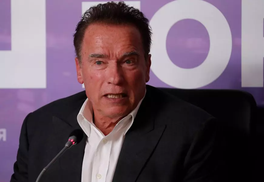Arnold Schwarzenegger dă în judecată compania care a făcut un robot cu chipul lui. Vrea 10 milioane de dolari!