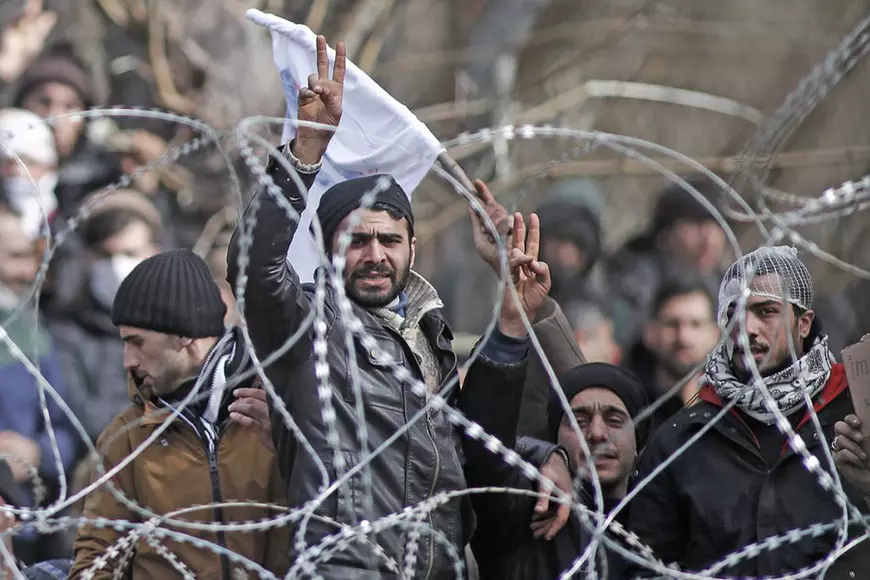 Corespondență de la granița Greciei cu Turcia. Reporterul Mircea Barbu, printre grănicerii eleni care încearcă să țină în loc 20.000 de migranți