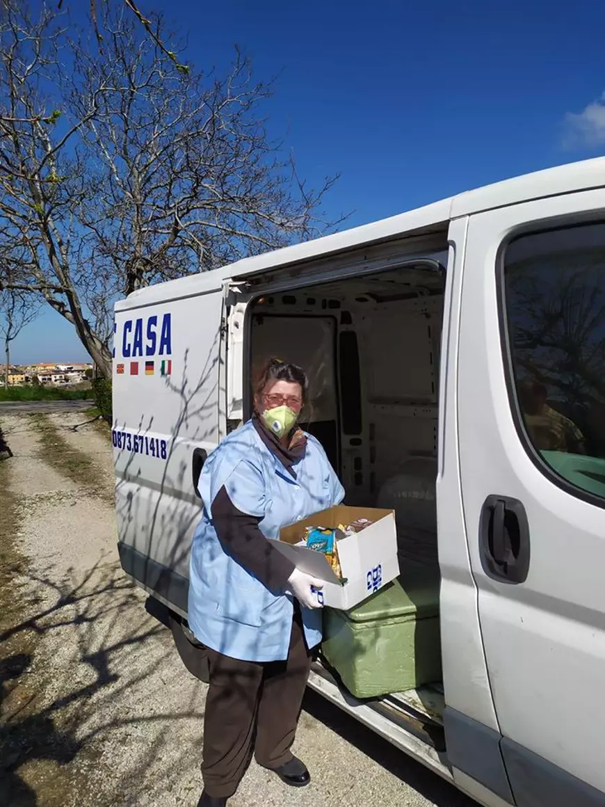 Românii din Italia sunt implicați activ în lupta cu pandemia de coronavirus. Aceștia donează măști și alimente