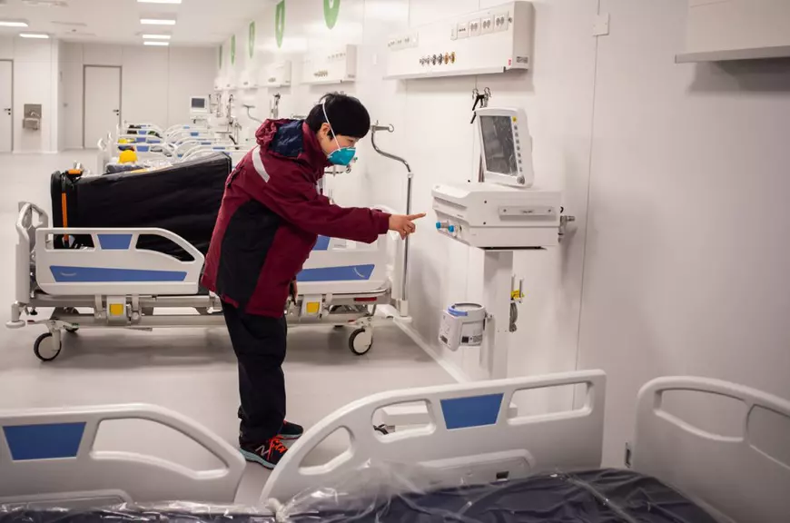 VIDEO | În Milano s-a deschis cel mai mare spital cu terapie intensivă, în doar 10 zile de muncă neîntreruptă. Italienii au donat 21 de milioane de euro