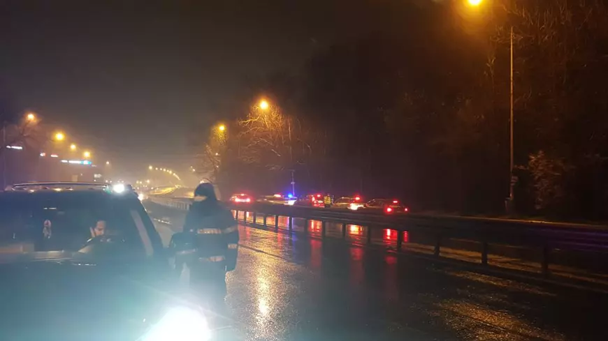 Reacția polițiștilor când un șofer care circula după ora 22.00 fără formular le-a zis: "Vin de la maternitate. Am fată!"