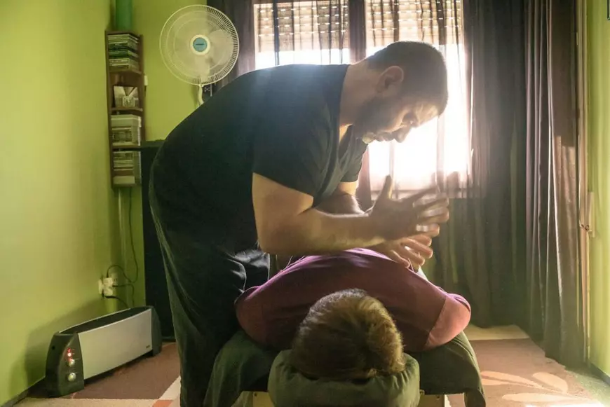 S-au interzis zborurile din Spania. Ce fac românii de acolo ne spun cei doi jurnaliști români care străbat Europa de un an