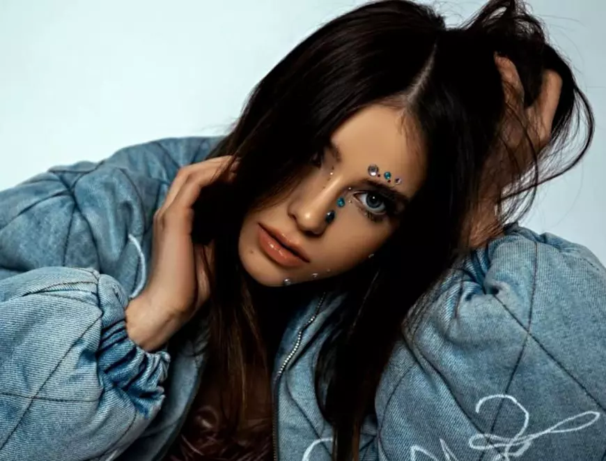 Roxen, reprezentanta României la Eurovision, dezvăluie secrete de familie: ”Când m-am născut, medicii i-au spus mamei mele că voi fi cântăreață”