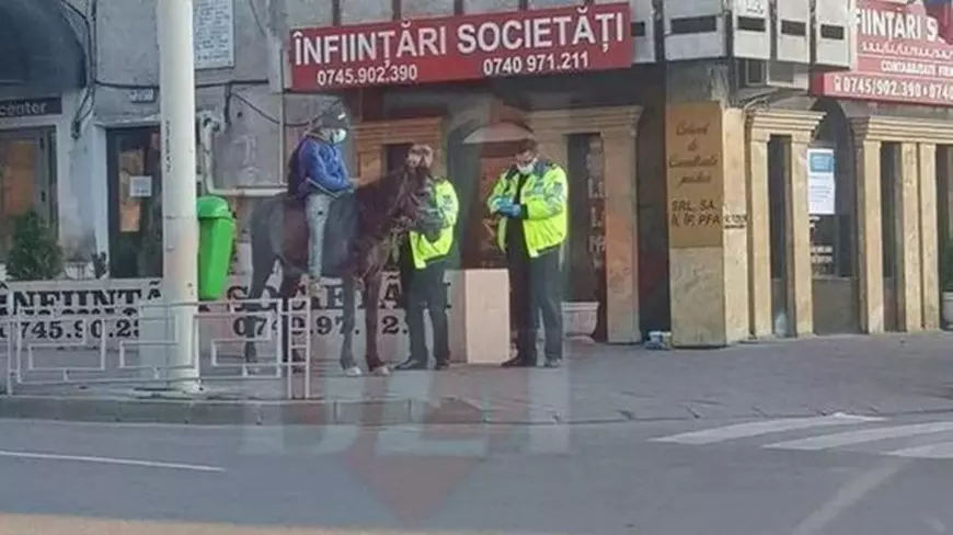 ”Nu-ți pasă că pierim?!” Cum s-au întâlnit băiatul de pe cal, din Iași, și bătrânul fără un plămân, din Piața San Pietro