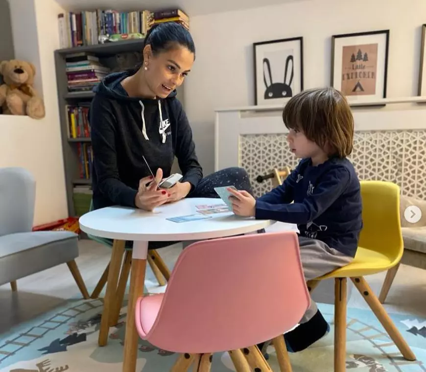 Izolați de 16 zile. Cum se descurcă Anca Serea cu 6 copii acasă