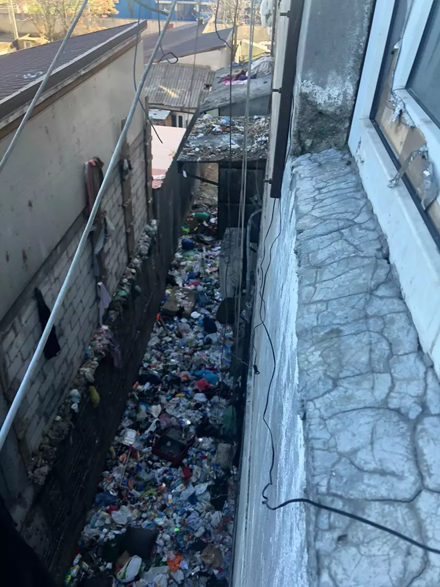 Când pușcăria e mai bună decât „stăm acasă” și despre responsabilitate în iad