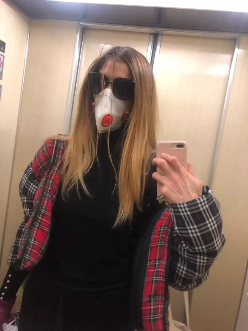 Mesajul unui model român din Milano: „Moda se reinventează, asta va face și Italia. Va fi bine”