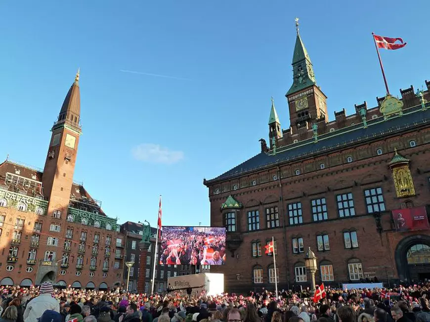 Danezii nu și-au putut sărbători regina la Palatul Amalienborg, așa că i-au dedicat un videoclip cântat pe mii de voci