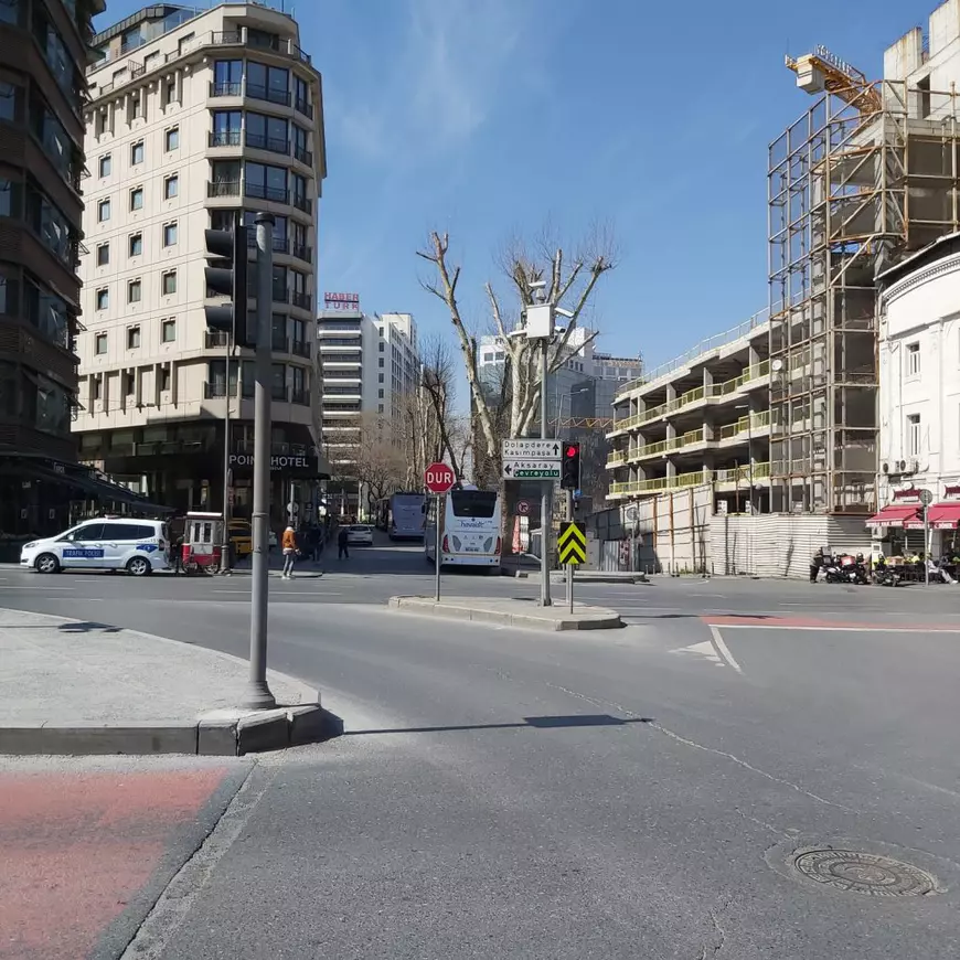 Preotul de la singura biserică românească din Turcia descrie carantina severă de la Istanbul: două zile pe săptămână nimeni nu are voie să iasă din casă și totul e închis
