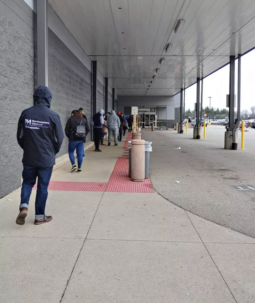 O româncă stabilită la Chicago, despre cum se comportă americanii în pandemie. ”Hârtia igienică e raționalizată, o mască ajunge și la 8 dolari”