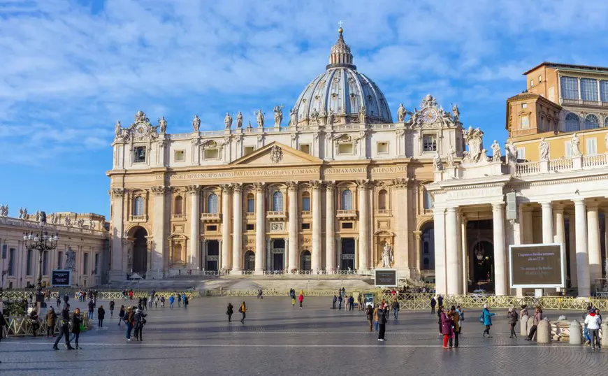 Ceremonii religioase pentru Paştele catolic, în direct la TVR 2. Postul TV transmite slujbele de la Catedrala Sfântul Iosif din Bucureşti şi Vatican