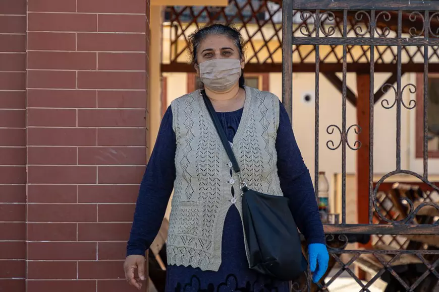 Copiii romi din Româneşti, Dâmboviţa, tânjesc după lecţii, după învăţători şi după colegi: „Ne e dor de şcoală!”