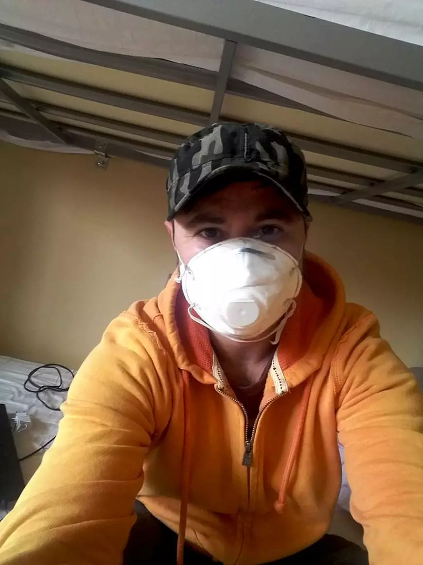 Concurent de la Vocea României, suspect de COVID-19. Se află în izolare într-un centru de carantină. „La intrarea în internat este mizerie. Focar de infecție”