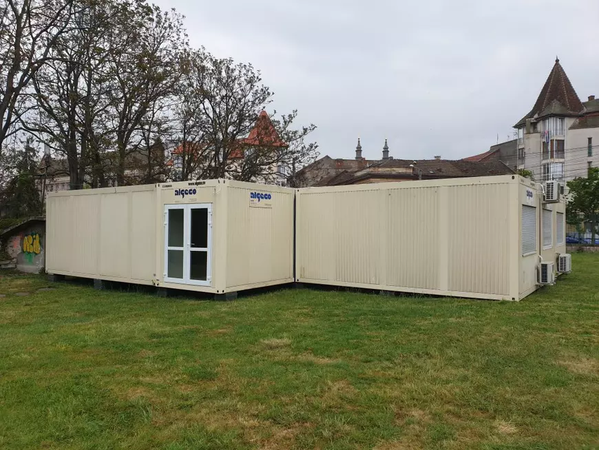 Containere pentru bolnavii de coronavirus au fost aduse la Spitalul Municipal Timișoara. Costă 21.000 euro pe lună și nu pot fi folosite