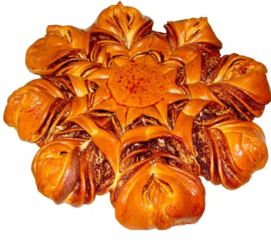 Masa de Paște, la un click distanță. De unde poți comanda cozonaci tradiționali și raw vegani sau cum îi poți face acasă, după rețete reinventate