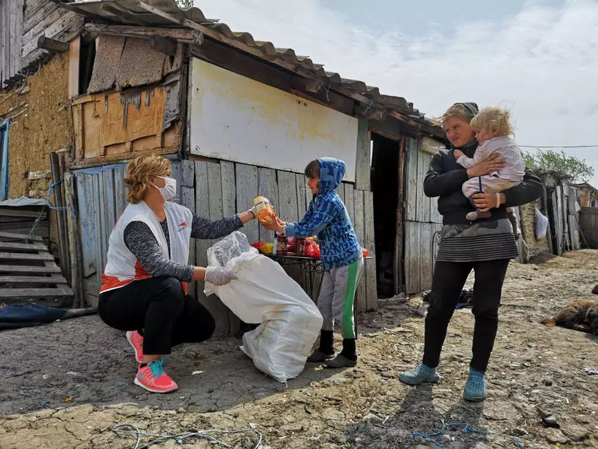 Alimente și produse igienice pentru 7.800 de copii și părinți vulnerabili din 63 de comunități rurale, afectate de criza COVID-19