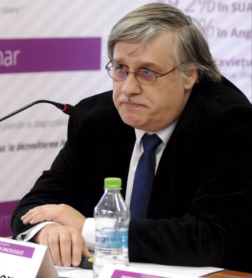 Profesor doctor oncolog ținut 14 zile la Infecțioase la Iași în urma unui test fals pozitiv. ”Nu am avut niciodată COVID”. Soția lui, medic: ”Hidra e prea mare ca s-o afle oamenii”