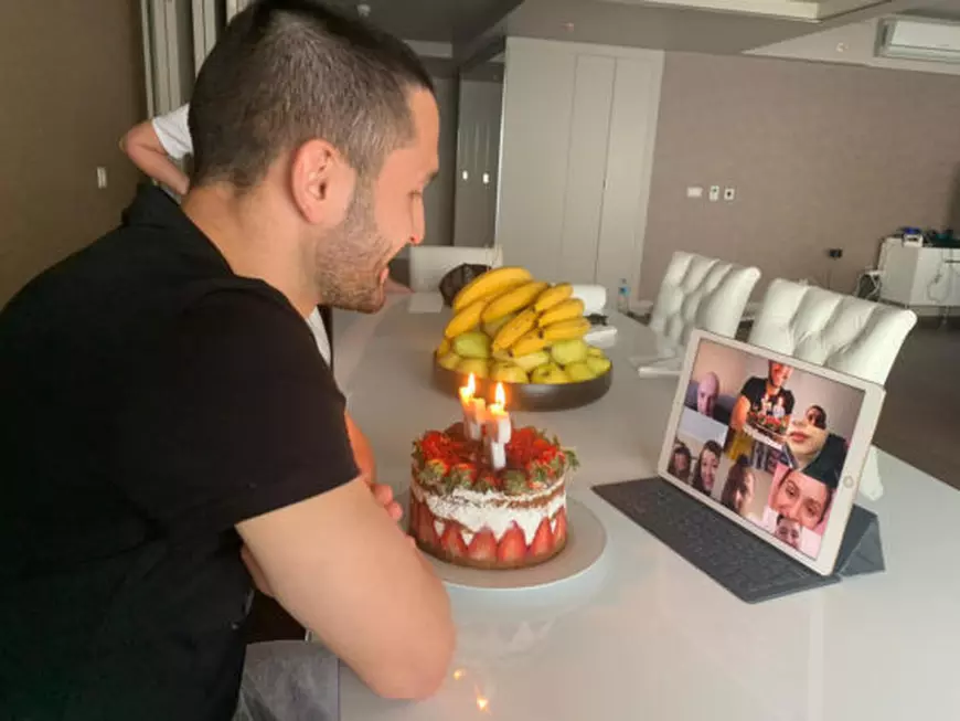 Florin Andone a împlinit 27 de ani, în izolare la Istanbul. Imagini inedite de la aniversare