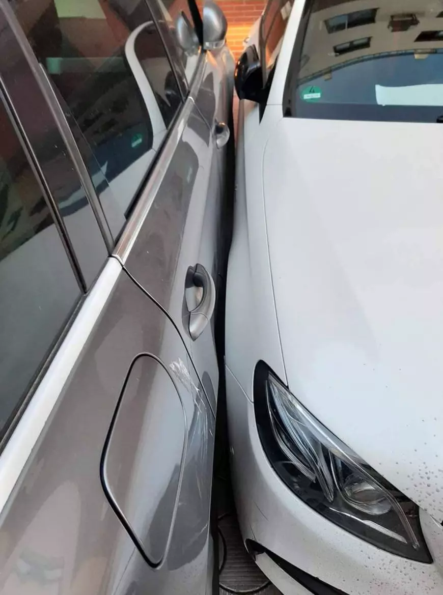 Ce spune băiatul lui Gabi Oprea după ce a fost filmat dând indicații polițiștilor, sprijinit de mașina lor﻿, într-un scandal cu o vecină pe locul de parcare