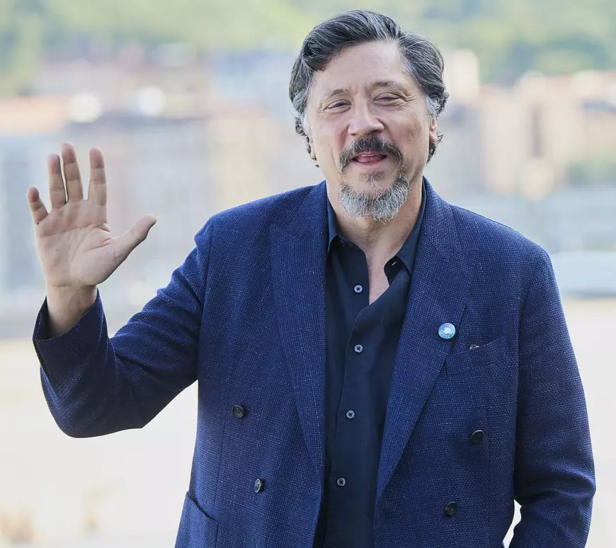 Serial spaniol despre carantină, cu fratele lui Javier Bardem. “Actorii se filmează singuri, nimeni n-a ieșit din casă”