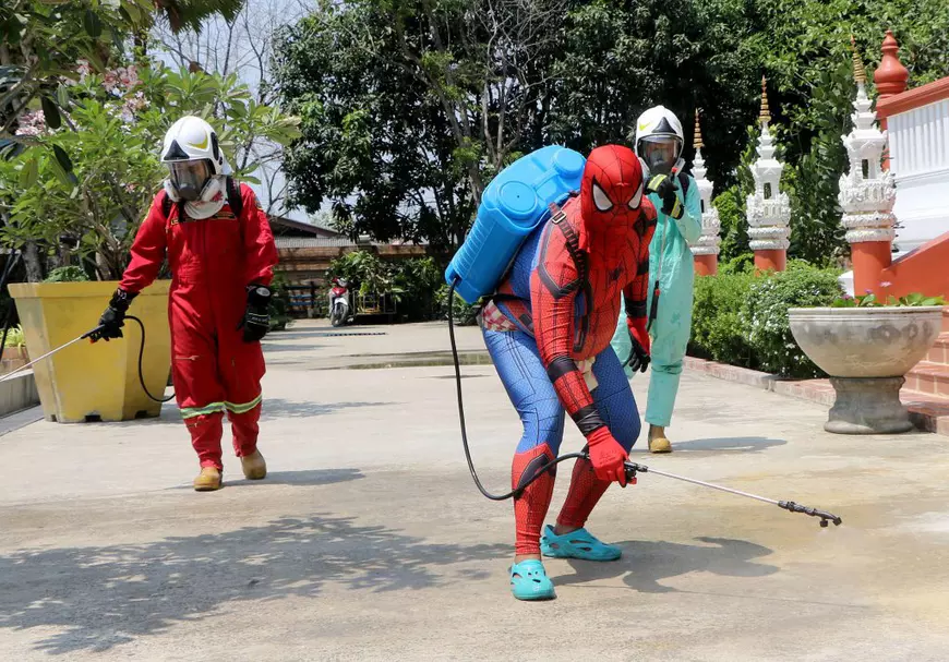 Omul-păianjen luptă cu pandemia