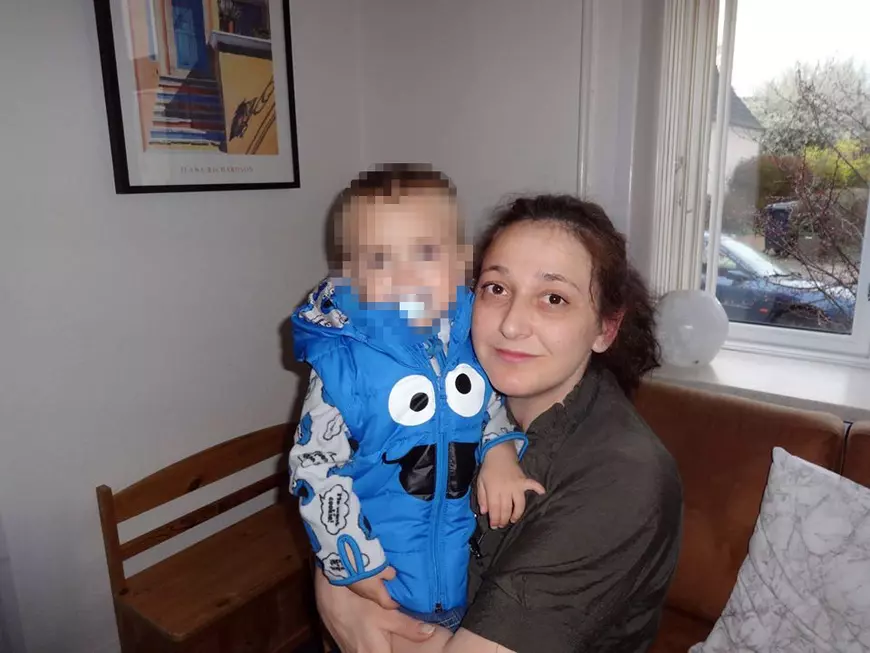 După ce primul băiat i-a murit de leucemie, statul danez i-a luat al doilea copil unei românce. Ea luptă de 6 ani să-l repatrieze