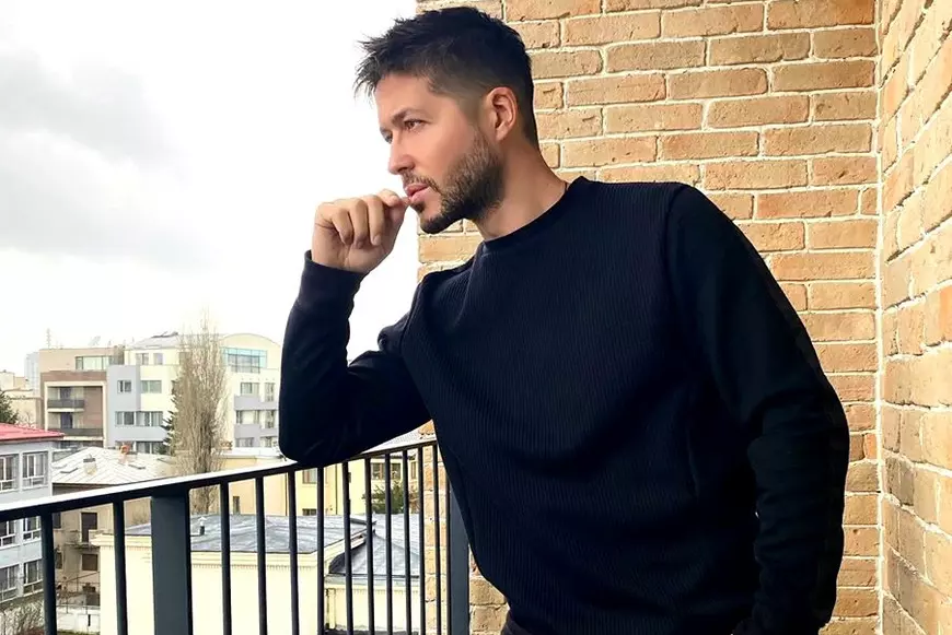 Jorge a trecut prin câteva episoade depresive, dar acum îi merge bine pe toate planurile. “Lumea îmi spunea să-mi schimb numele, că nu mă știe nimeni”