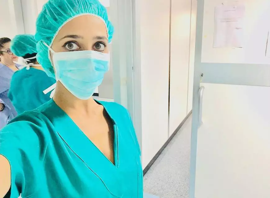 Trei zile de doliu într-un oraș spaniol, pentru o femeie ucisă de soț în carantină. Violența domestică a explodat în criza COVID