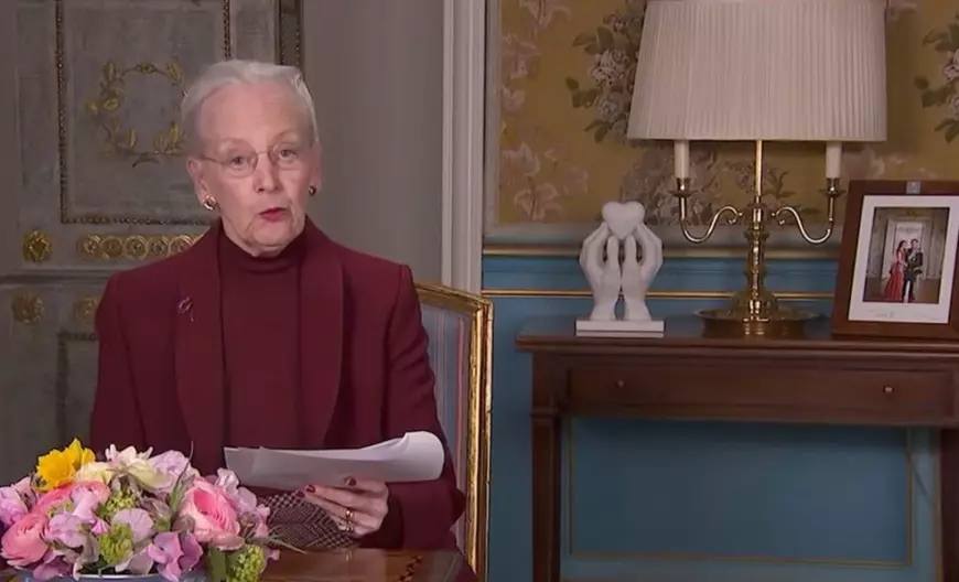 Danezii nu și-au putut sărbători regina la Palatul Amalienborg, așa că i-au dedicat un videoclip cântat pe mii de voci