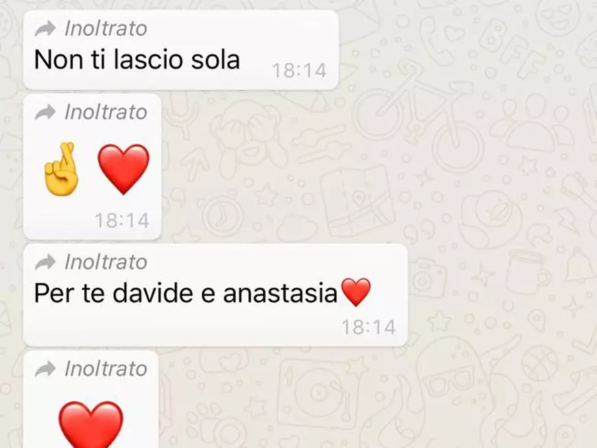 Un adolescent a învins COVID-19 din dragoste pentru mama lui, căreia i-a promis că nu o lasă singură. Medicii: ”Ne-a dat putere”