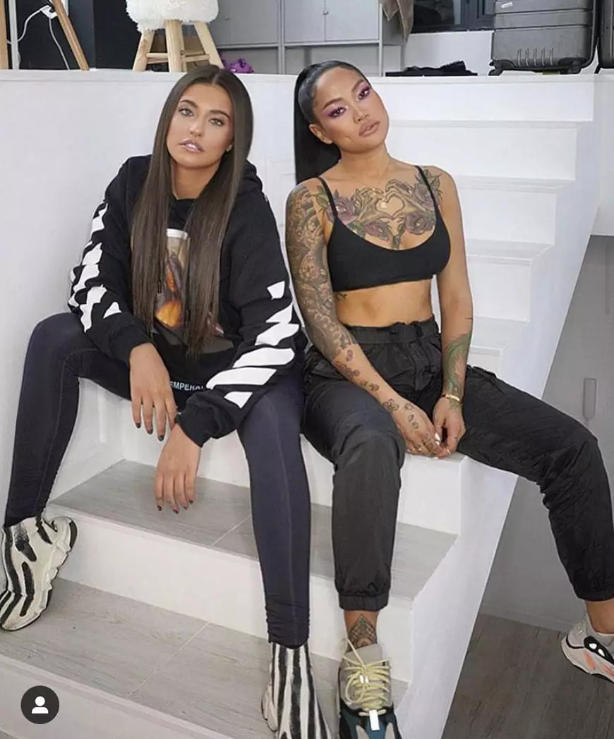 Ce făceau vedetele anul trecut pe vremea asta! Antonia:„ Acum un an mă vizita prietena mea Mae Mae din State”