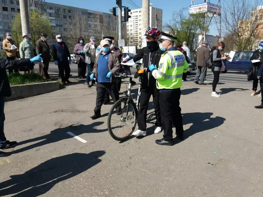 Primăria Iași a luat măsuri pentru ca oamenii să nu se mai înghesuie în piețe. Vineri a fost haos