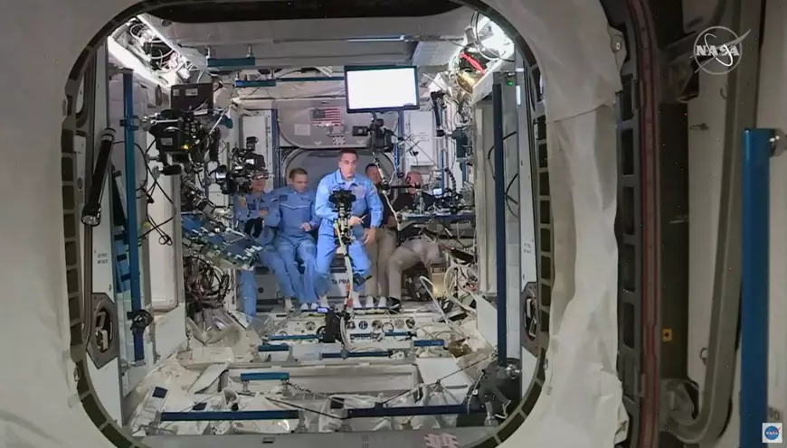 VIDEO | Misiunea istorică SpaceX și NASA, încheiată cu succes. Cei doi astronauți au ajuns pe Staţia Spaţială Internaţională