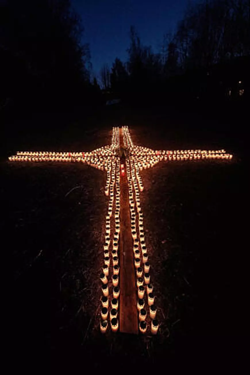 Aprinde câte o lumânare pentru fiecare german mort de coronavirus. Gertrud Schop: “Mă opresc când se va descoperi un vaccin”