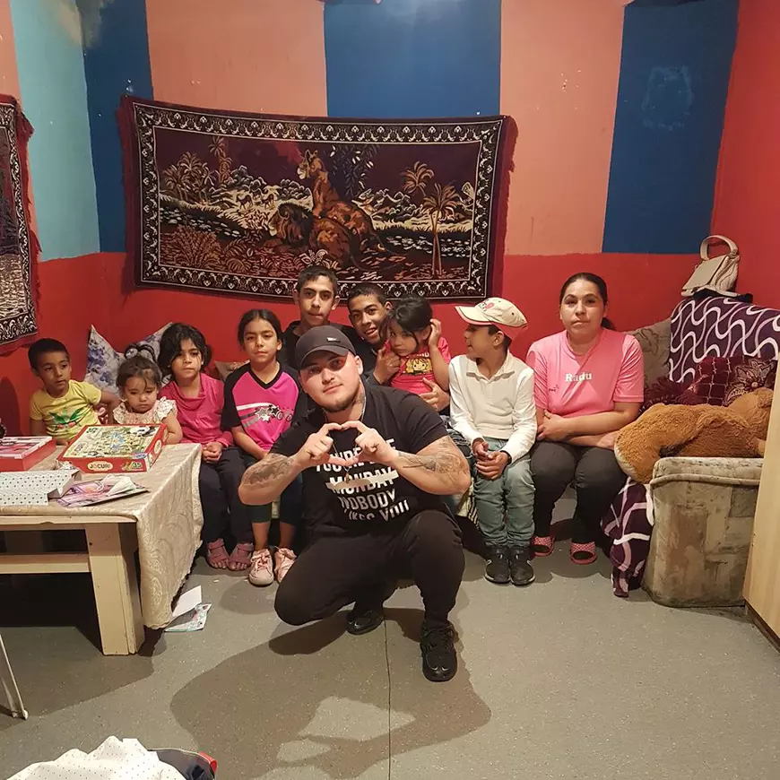 Cum a contribuit dependența de ”laude pe Facebook” a viceprimarului liberal Dan Cristian Popescu la escrocarea familiei cu 8 copii