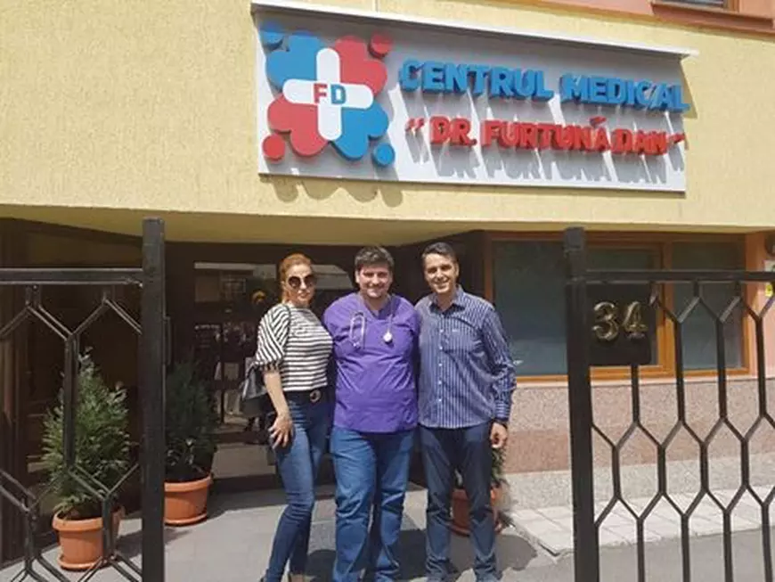 Ce fac spitalele cu banii în criza COVID: «Colentina» dă 2.500 de euro lunar ca să i se administreze pagina de Facebook,  pe care sunt lăudate Primăria și Firea