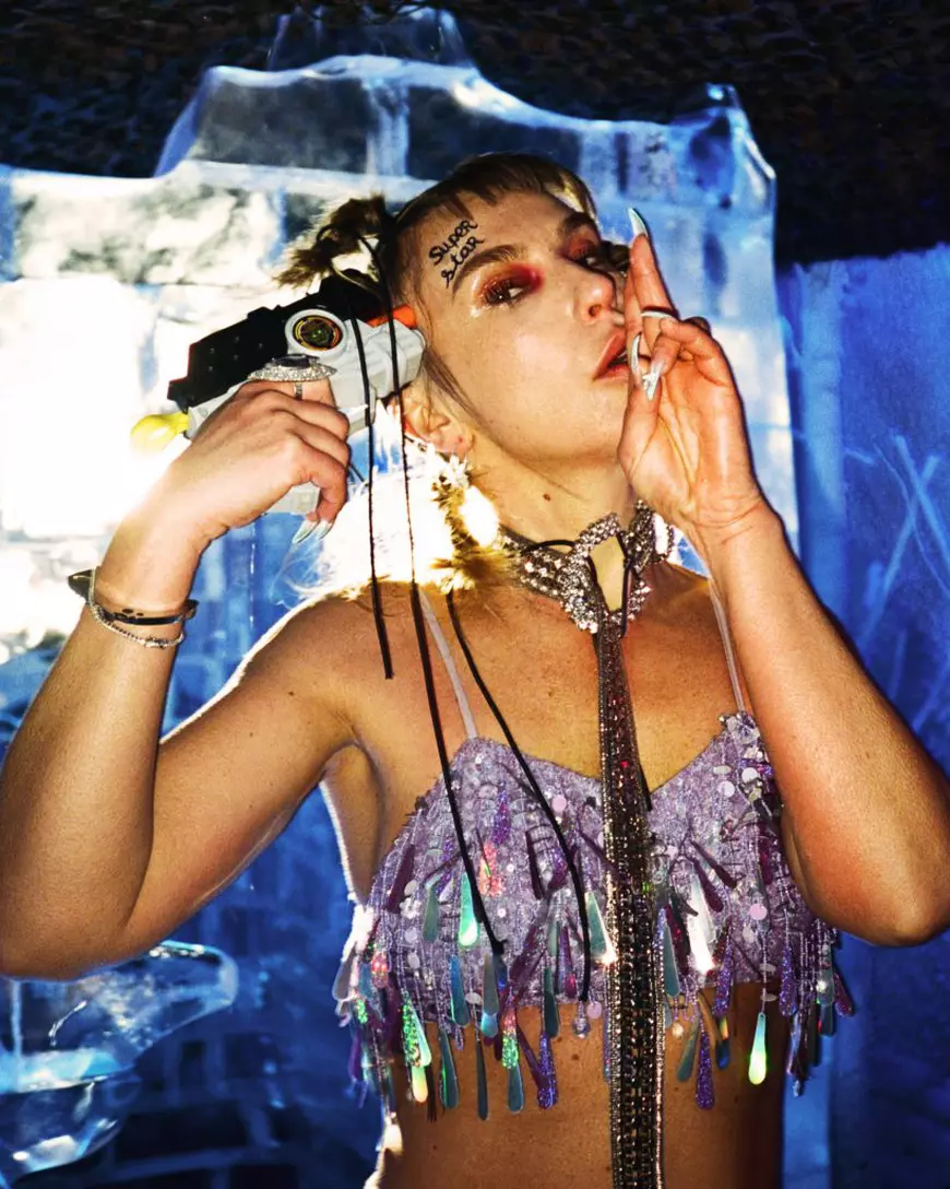 Corina Bud revine în muzică ca artist independent. Și-a făcut propria Casă de discuri