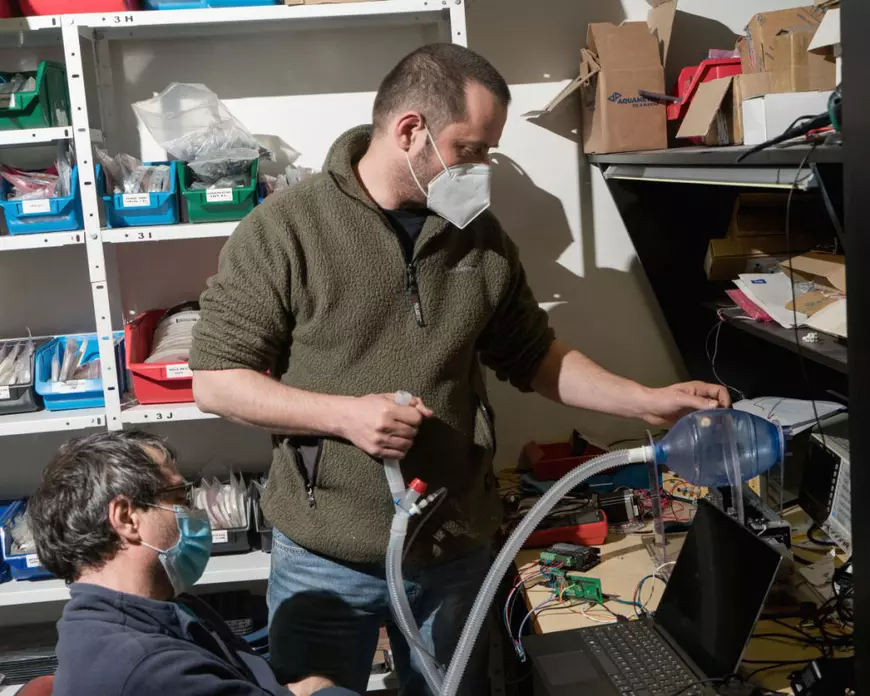 Un inginer a construit un prototip de ventilator pentru bolnavii de COVID-19, dar statul nu e interesat, deși a pus la bătaie 250.000 de euro pentru astfel de proiecte