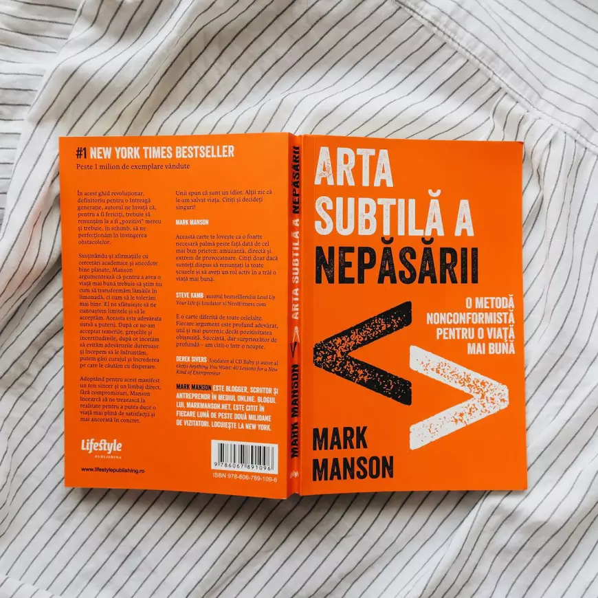 Simona Halep citește cartea “Arta subtilă a nepăsării”, pentru a învăța cum să învingă obstacolele